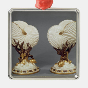 Paar van worcestervassen gevormd als Nautilus Metalen Ornament