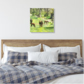 Paard & Colts in de wei - Square Canvas Art Afdruk (Insitu (Slaapkamer))