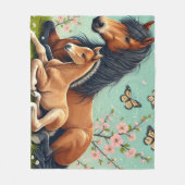 Paard en veulen rusten in een lente setting fleece deken (Voorkant)