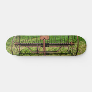 Paard getrokken hooi rake skateboard