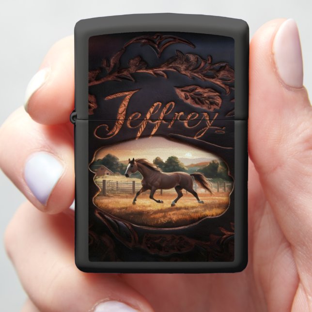 Paard loopt in de wei (In Hand)
