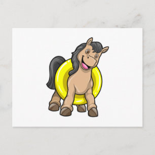 Paard op het strand met zwemband briefkaart