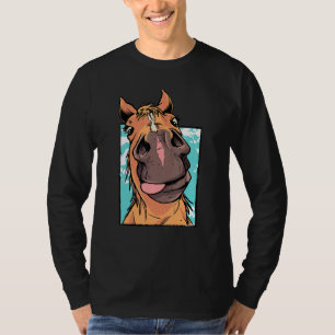 Paarden die tongen uit schimmeldieren kruipen t-shirt