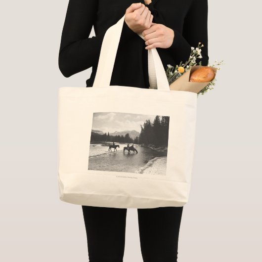 Paarden drink en passerende een rivier grote tote bag (Voorkant (product))