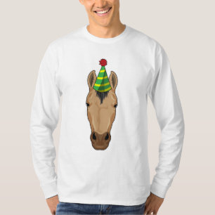 Paarden met pet van een partij t-shirt