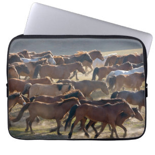 Paarden op de ranch, Binnen-Mongolië, China Laptop Sleeve
