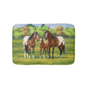 Paarden van de bruine baai Appaloosa in de zomerpe Badmat
