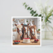 Paarden vieren verjaardag w/taart en petten kaart (Staand voorkant)
