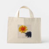 Paardenbloem en schaduw tcna mini tote bag (Achterkant)