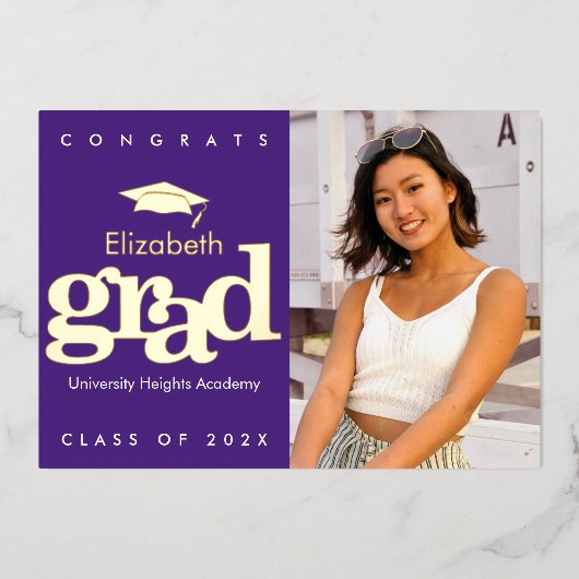 Paars afstuderen foto vetgedrukt modern pet echt g folie uitnodiging (Voorkant)