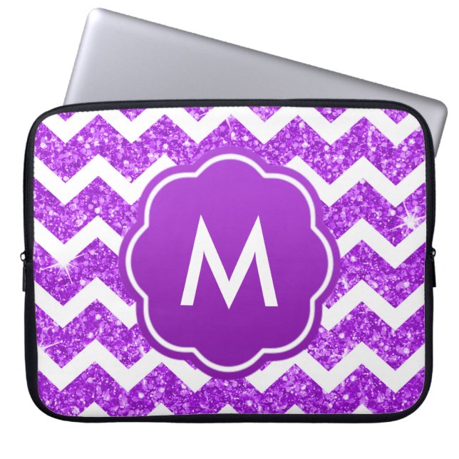 Paars Chevron Glitter Monogram Laptop Sleeve (Voorkant)