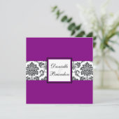 Paars Damask Monogram Weddenschap Kaart (Staand voorkant)