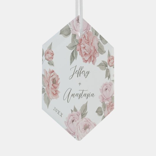 Paar's eerste kerstfeest Elegant Script Pink Peony Glas Ornament (Voorkant Rechts)