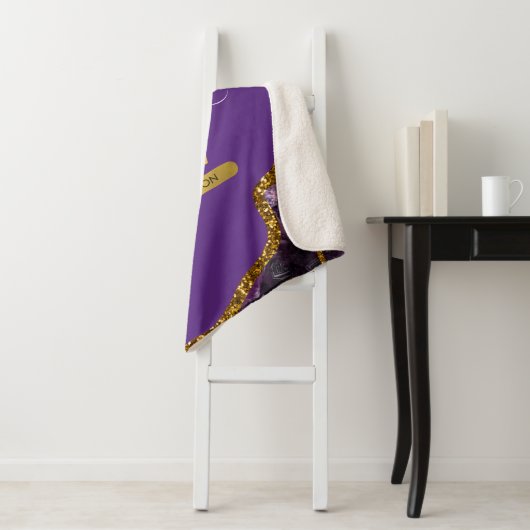 Paars en goudgetijden Glitter Monogram Sherpa Deken (In situ)