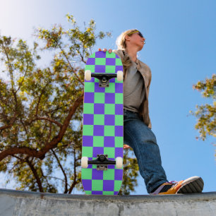 Paars en groen dambordpatroon skateboard
