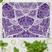 Paars en wit Mandala - Loergann in Boysenberry Theedoek (Gevouwen)