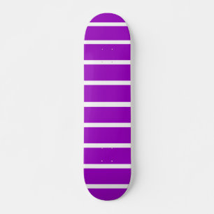 Paars en wit strepenontwerp skateboard