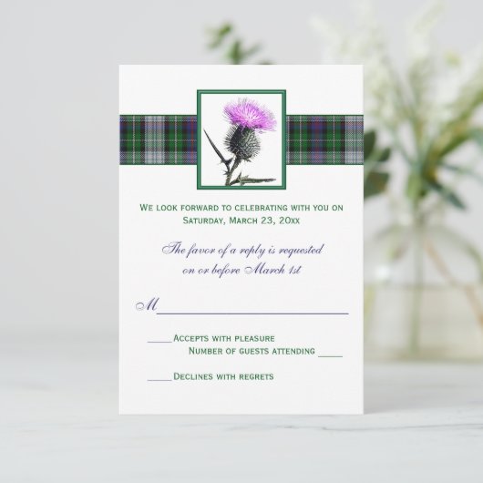 Paars Groene Tartan Distel Bruiloft RSVP Kaart (Staand voorkant)