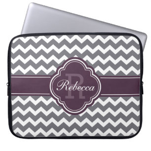 Paars Quatrefoil Monogram Gray Chevron Pattern Laptop Sleeve