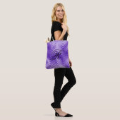 Paars Wavy Pattern met Monogram Tote Bag (Op model)