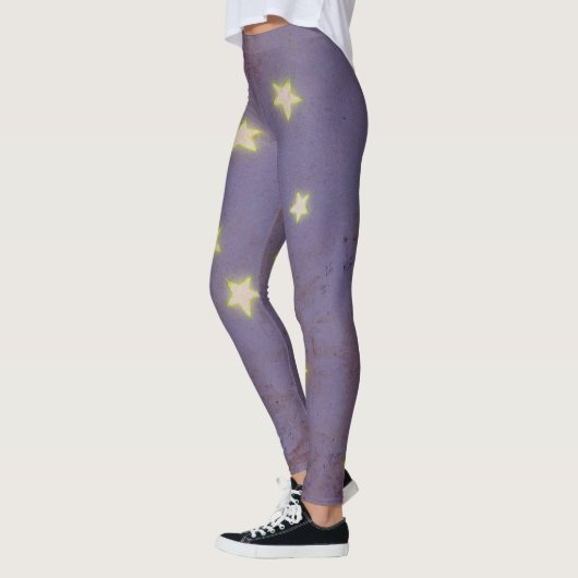 Paarse achtergrond met glimmende sterren Leggings (Links)