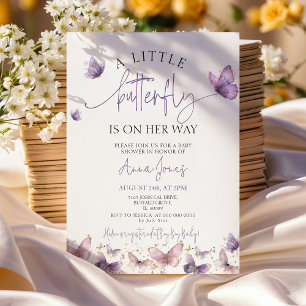 Paarse baby vlinder op weg naar baby shower kaart