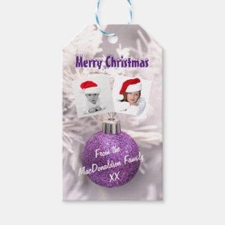 Paarse bauble Vrolijk Kerstfoto sjabloon Cadeaulabel