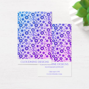 Paarse belletjes die Ketting juwelen vertonen Visitekaartje