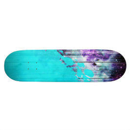 Paarse, blauwe en Blauwgroen houten planken en ver Skateboard