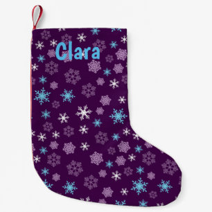 Paarse, blauwe en witte sneeuwvlokken kerststookin kleine kerstsok