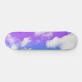 Paarse blauwe wolkenhemel skateboard (Horizontaal)