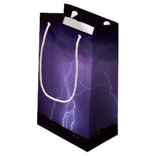 Paarse bliksem in een nachtwoestijn-dun Storm Klein Cadeauzakje