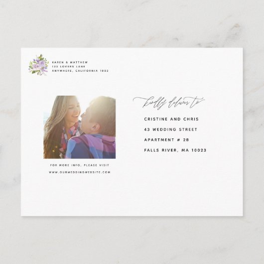 Paarse bloemenkalligrafie Bewaar de datum Aankondigingskaart (Achterkant)