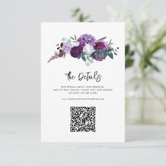 Paarse bloemenscript trouwdetails met QR-code Informatiekaartje (Staand voorkant)