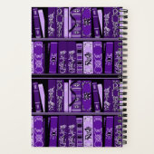 Paarse Boekenplanken Boeken Aangepast Notitieboek (Achterkant)