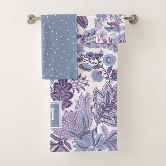 Paarse Boho  Floral Monogram Bad Handdoek (Insitu)