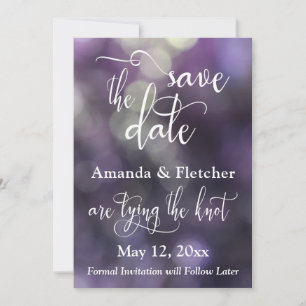 Paarse Bokeh Licht & Typografie 32 Save the Date