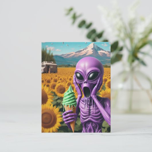 Paarse buitenaardse smeltende ijsjes schreeuwen briefkaart (Staand voorkant)