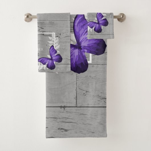 Paarse Butterfly Rustic Personalized Bad Handdoek (Insitu)