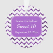 Paarse Chevron Pattern Sweet 16 Ornament (voorkant)