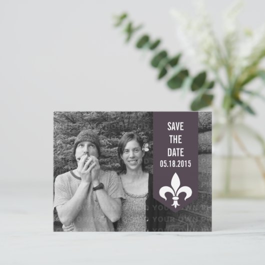 Paarse Chic Flourish Banner sparen het Briefkaart (Staand voorkant)