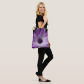 Paarse Daisy Flower Canvas tas (Op model)