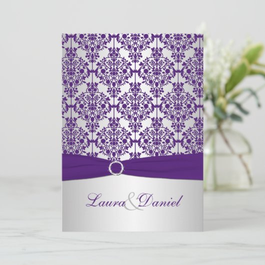 Paarse Damast en Zilveren Bruiloft Uitnodiging (Staand voorkant)