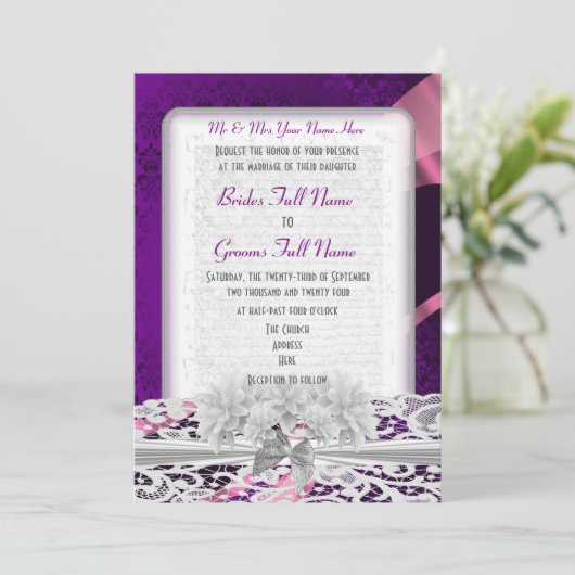 Paarse damaswitte lace bruiloft kaart (Staand voorkant)