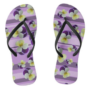 Paarse driekleurige viooltjes teenslippers