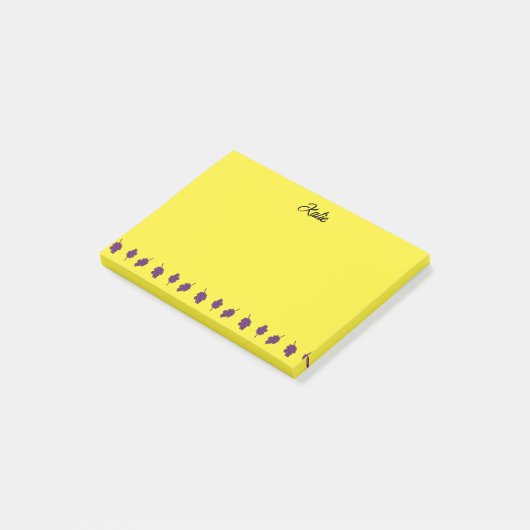 Paarse druiven gepersonaliseerd geel post-it® notes (Schuin)