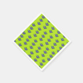 Paarse druiven op groen servet (Hoek)