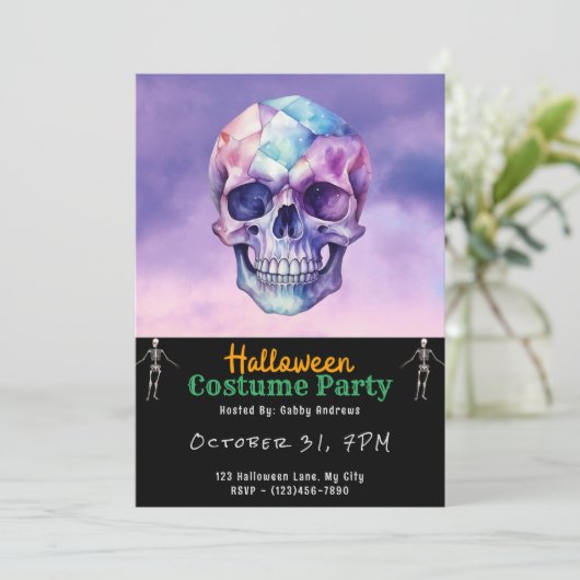 Paarse en blauwe schedel en wolken zwart Halloween Kaart (Staand voorkant)