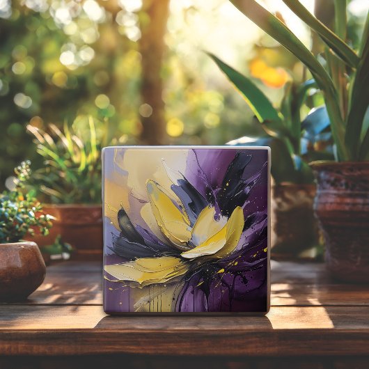 Paarse en gele wervelende Abstracte bloem Tegeltje