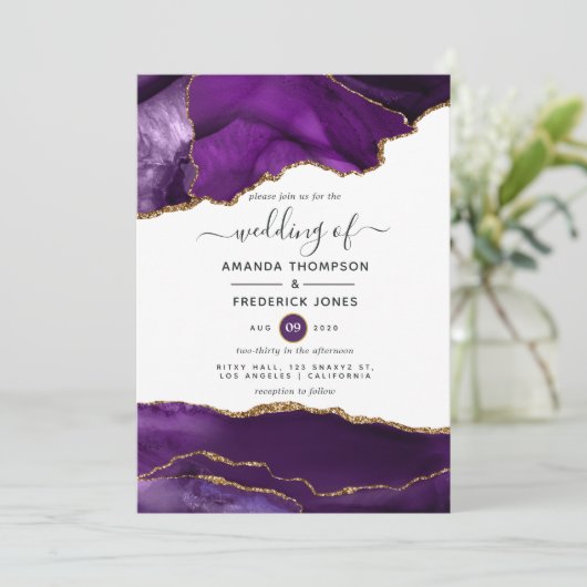 Paarse en goudbruiddweddenschappen kaart (Staand voorkant)